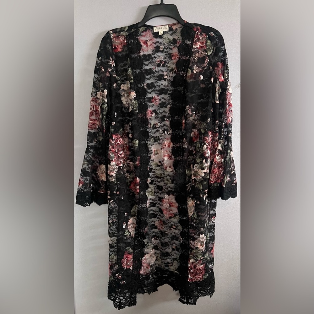 NWOT Floral Lace Kimono